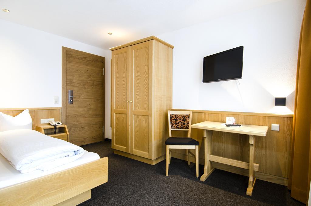 Hotel Garni Persutt Ишгль Экстерьер фото