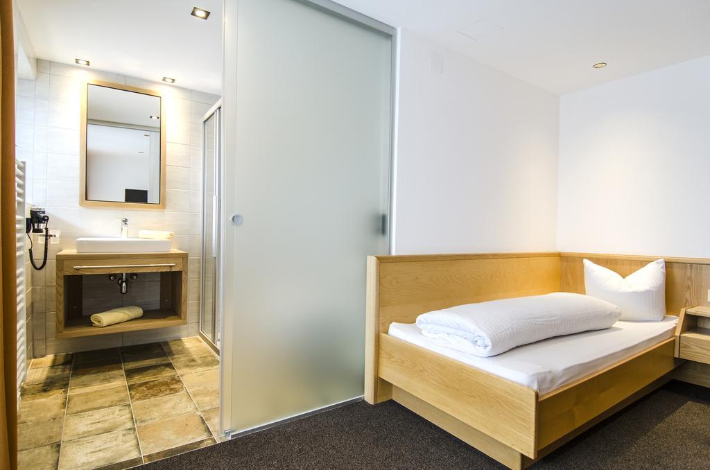 Hotel Garni Persutt Ишгль Экстерьер фото