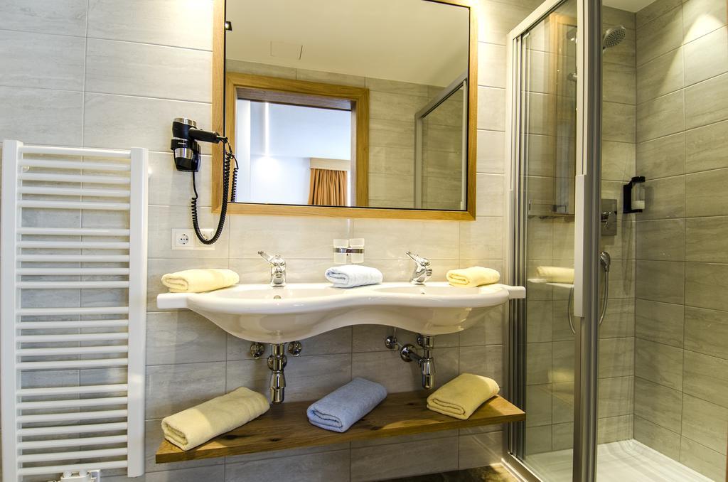Hotel Garni Persutt Ишгль Экстерьер фото